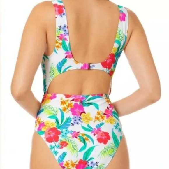 Women’s Salt + Cove Colorful Floral one-Piece Swimsuit. size S - Picture 3 of 8